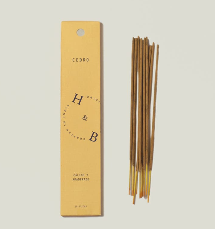 Foto de INCIENSO NATURAL DE CEDRO 10 STICKS H Y B 